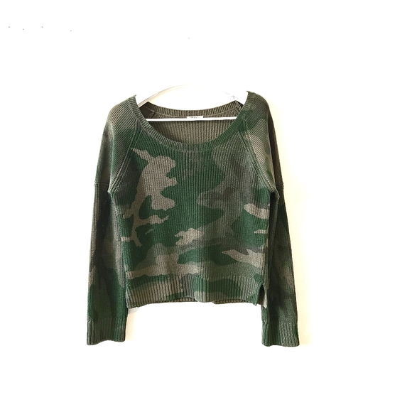ARITZIA TNA 100% Wool Camo Knit Sweater Small